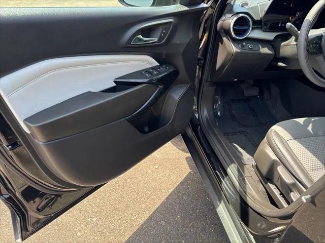 2025 Chevrolet Trax FWD LT