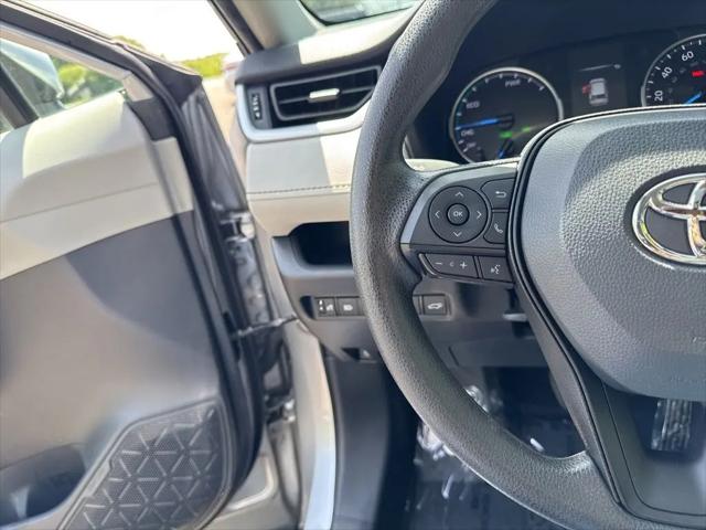 2022 Toyota RAV4 Hybrid XLE