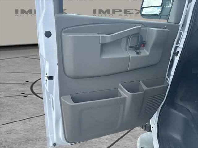 2024 GMC Savana Cargo RWD 2500 Regular Wheelbase Work Van
