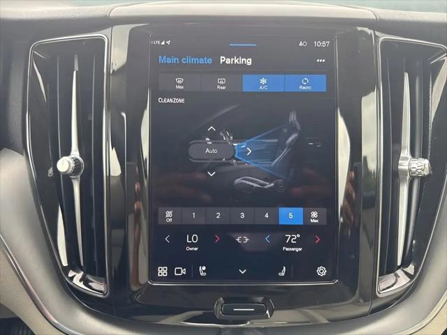 2024 Volvo XC60 Recharge T8 Core Dark Theme