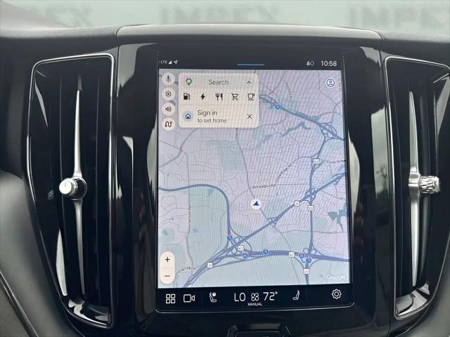 2024 Volvo XC60 Recharge T8 Core Dark Theme