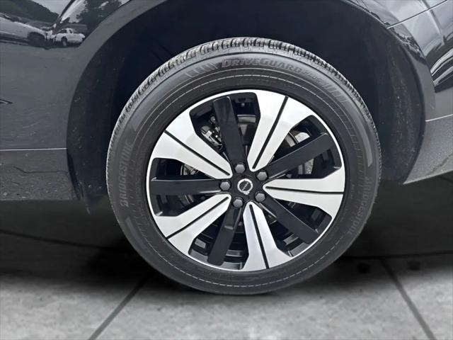 2024 Volvo XC60 Recharge T8 Core Dark Theme