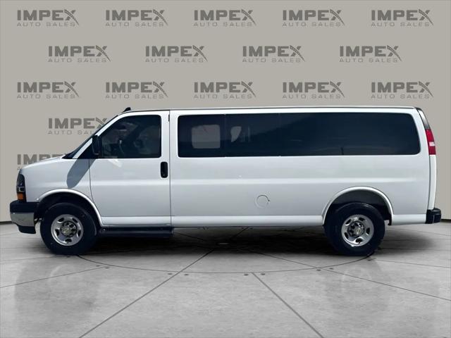 2025 Chevrolet Express Passenger RWD 3500 Extended Wheelbase LT