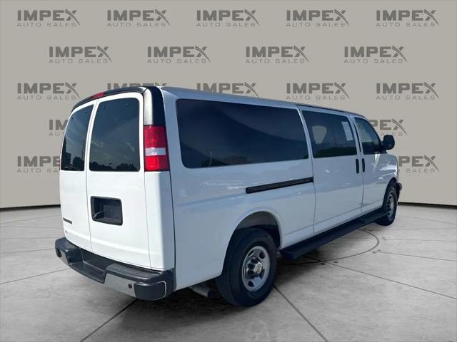2025 Chevrolet Express Passenger RWD 3500 Extended Wheelbase LT