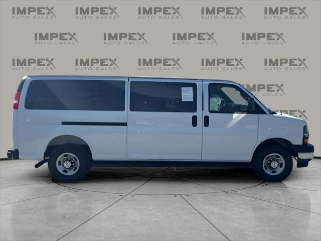2025 Chevrolet Express Passenger RWD 3500 Extended Wheelbase LT