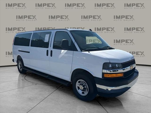 2025 Chevrolet Express Passenger RWD 3500 Extended Wheelbase LT