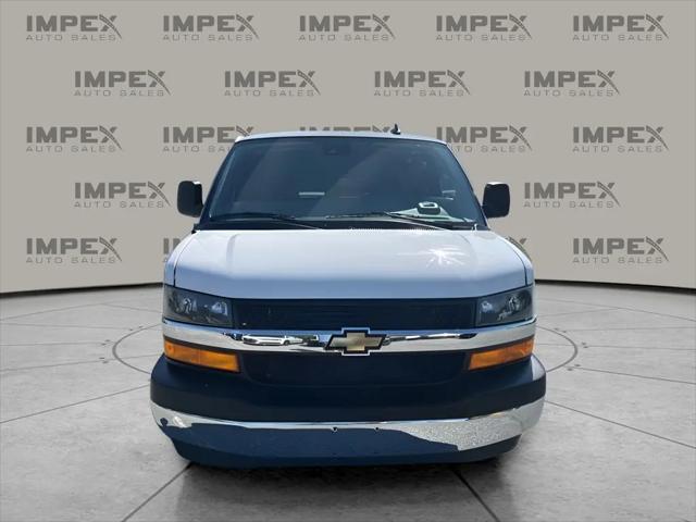 2025 Chevrolet Express Passenger RWD 3500 Extended Wheelbase LT