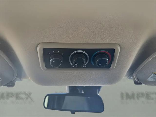 2025 Chevrolet Express Passenger RWD 3500 Extended Wheelbase LT