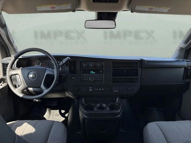 2025 Chevrolet Express Passenger RWD 3500 Extended Wheelbase LT