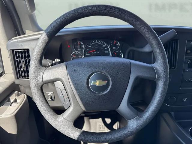 2025 Chevrolet Express Passenger RWD 3500 Extended Wheelbase LT