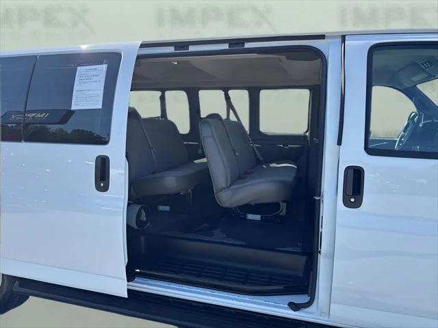 2025 Chevrolet Express Passenger RWD 3500 Extended Wheelbase LT