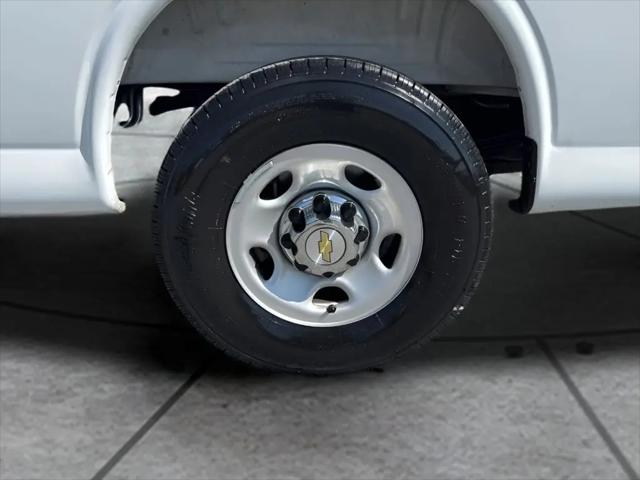 2025 Chevrolet Express Passenger RWD 3500 Extended Wheelbase LT