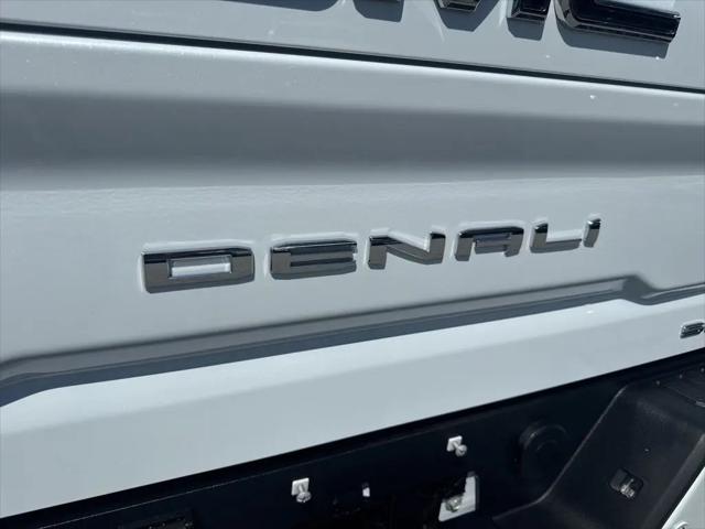 2026 GMC Sierra 2500HD Crew Cab, Standard Bed, Denali Ultimate, 4WD