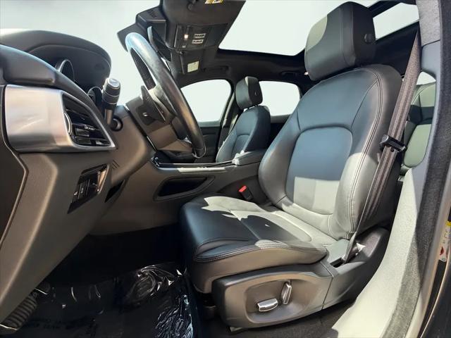 2019 Jaguar F-PACE 25t Premium