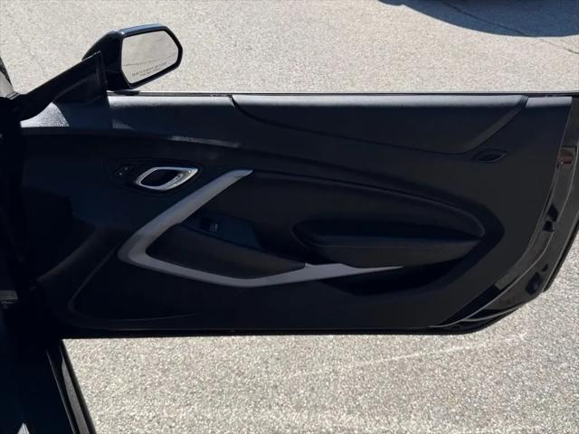 2020 Chevrolet Camaro RWD Convertible 1LT