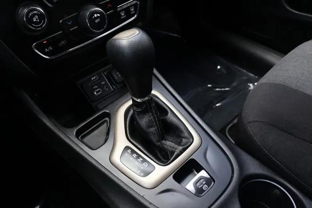 2018 Jeep Cherokee Latitude Tech Connect FWD
