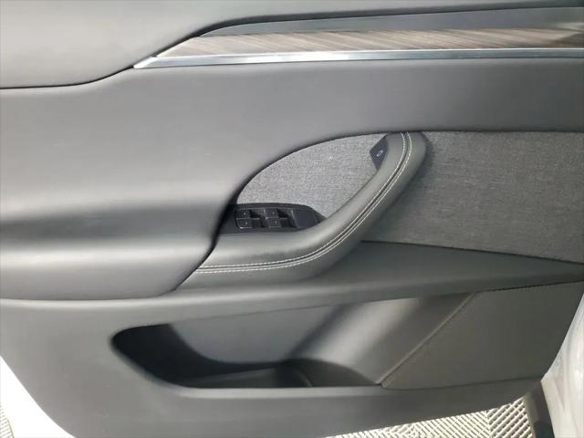 2023 Tesla Model X Standard Range