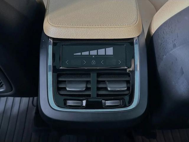 2018 Volvo XC90 T5 Momentum