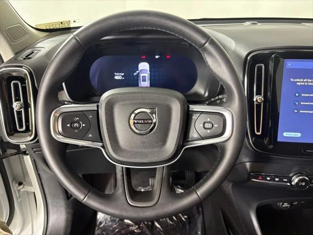 2025 Volvo XC40 B5 Plus Bright Theme