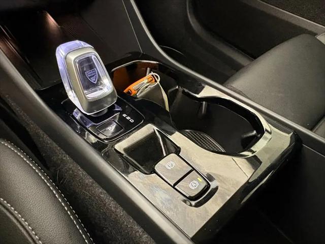 2025 Volvo XC40 B5 Plus Bright Theme