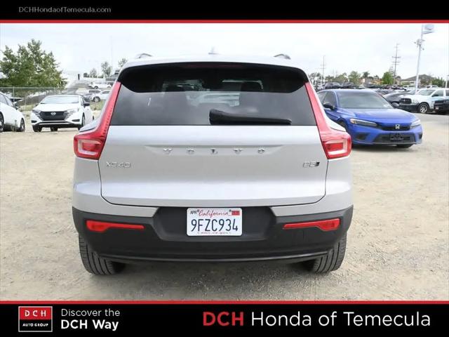 2023 Volvo XC40 B5 Ultimate Dark Theme