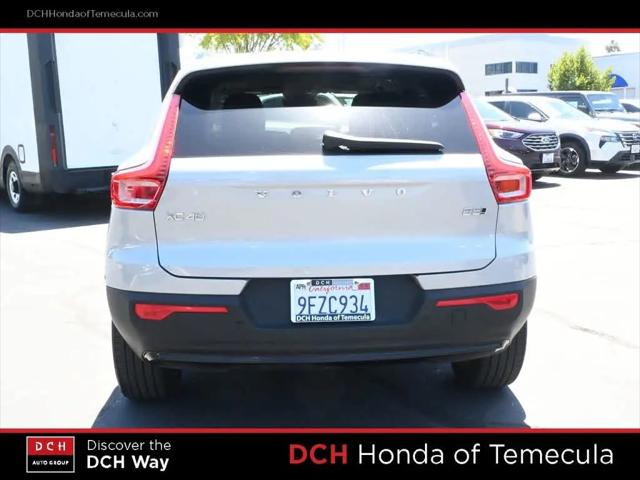 2023 Volvo XC40 B5 Ultimate Dark Theme