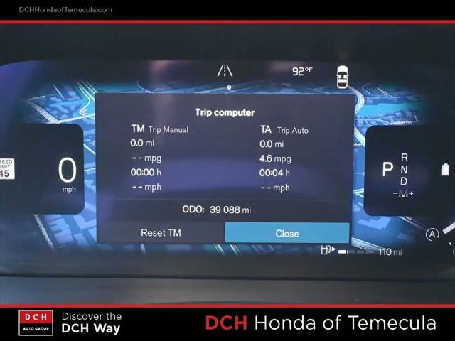 2023 Volvo XC40 B5 Ultimate Dark Theme