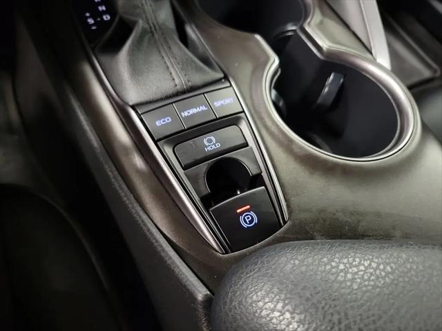 2023 Toyota Camry SE AWD