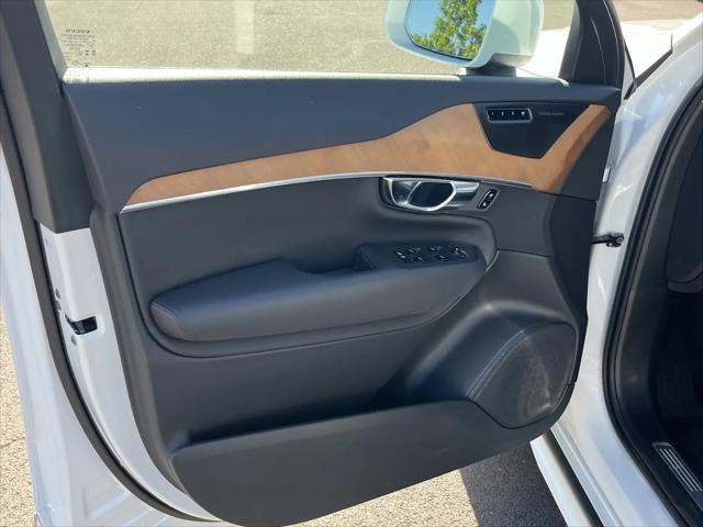 2025 Volvo XC90 Plug-In Hybrid T8 Plus 6-Seater