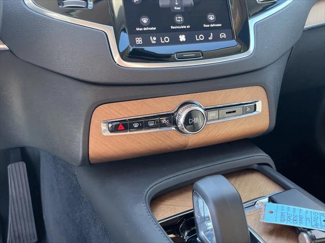 2025 Volvo XC90 Plug-In Hybrid T8 Plus 6-Seater
