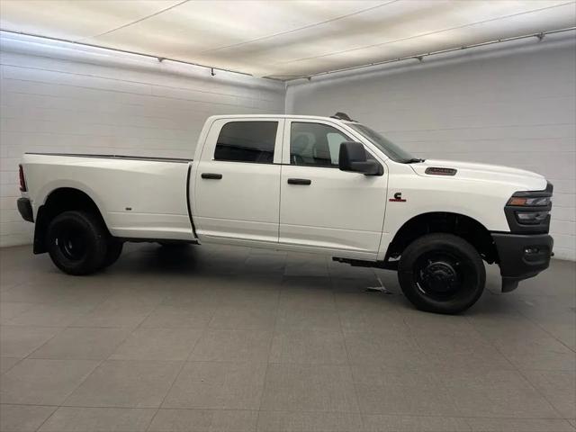 2026 Ram 3500 Tradesman Crew Cab 4x4 8 Box