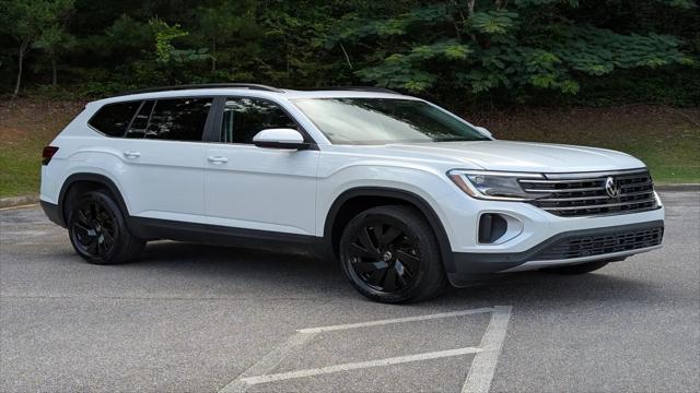 2026 Volkswagen Atlas SE with Technology