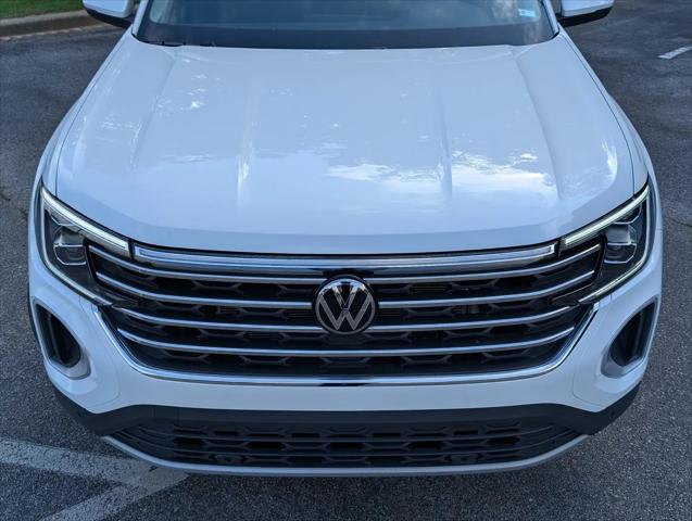 2026 Volkswagen Atlas SE with Technology
