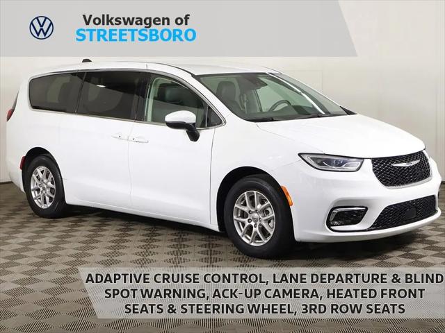 2023 Chrysler Pacifica Touring L for sale in Streetsboro, OH