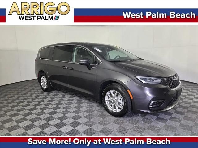 2023 Chrysler Pacifica Touring L for sale in West Palm Beach, FL
