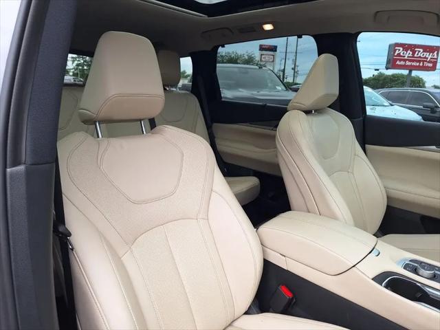 2023 INFINITI QX60 LUXE