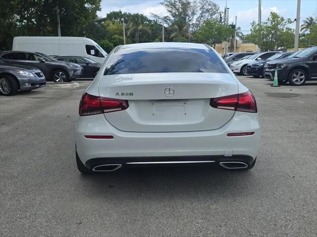 2020 Mercedes-Benz A 220 A 220