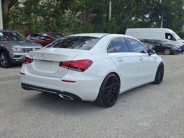 2020 Mercedes-Benz A 220 A 220