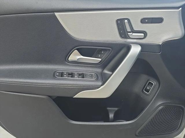 2020 Mercedes-Benz A 220 A 220