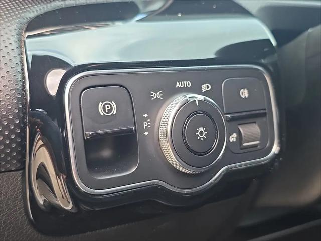 2020 Mercedes-Benz A 220 A 220