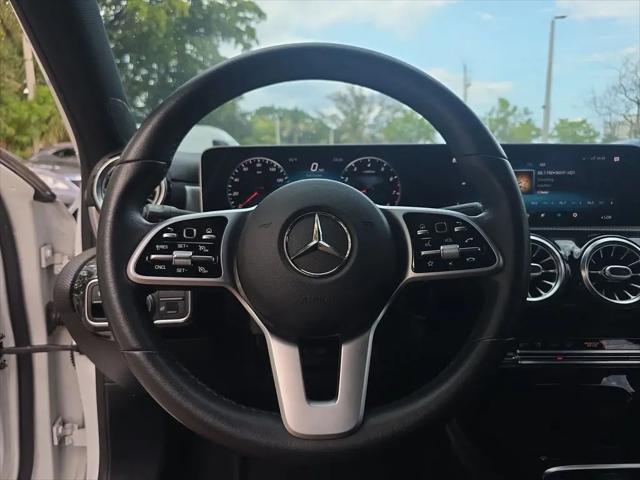 2020 Mercedes-Benz A 220 A 220