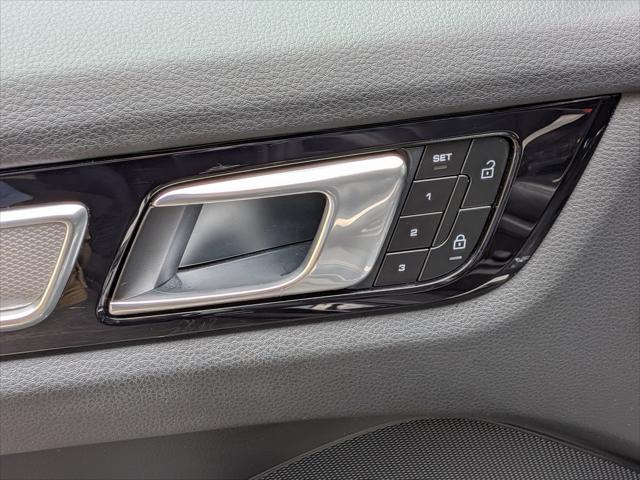 2022 Porsche Cayenne Platinum Edition