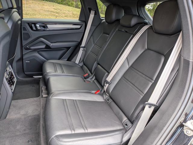 2022 Porsche Cayenne Platinum Edition
