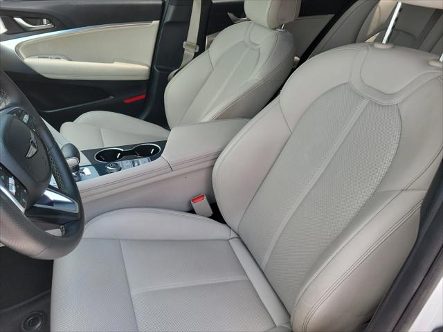 2025 Genesis G70 2.5T RWD