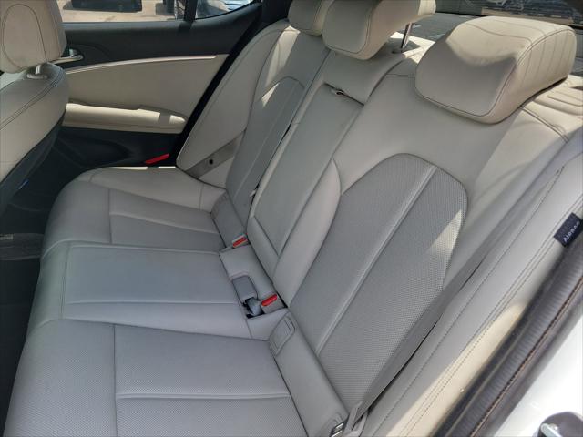 2025 Genesis G70 2.5T RWD