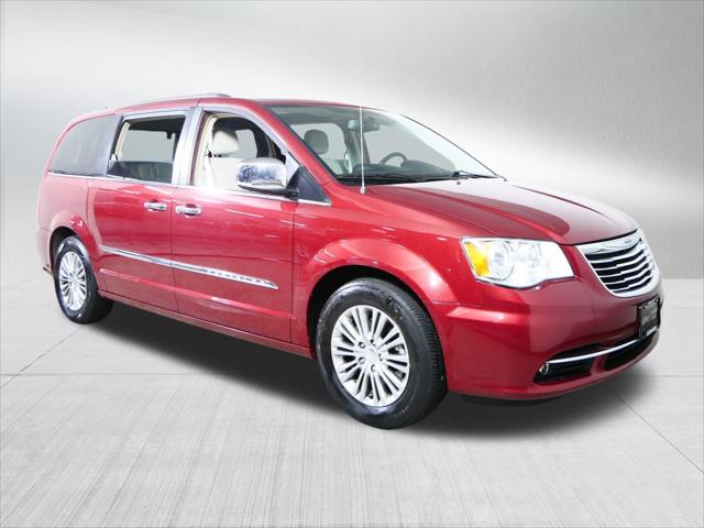 2014 Chrysler Town & Country Touring-L for sale in Brooklyn Center, MN