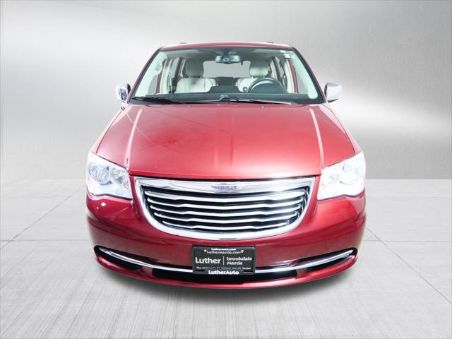 2014 Chrysler Town & Country Touring-L