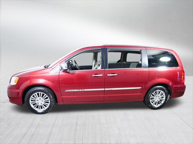 2014 Chrysler Town & Country Touring-L