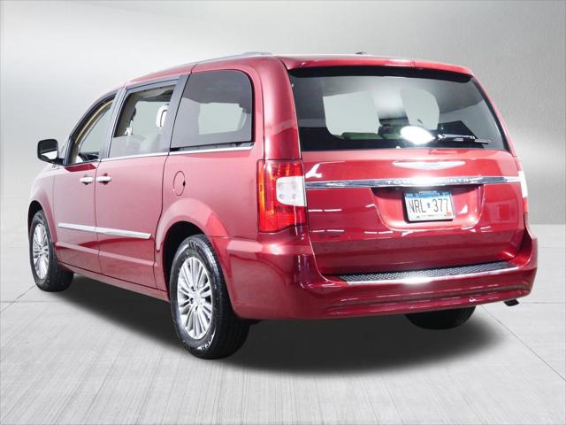 2014 Chrysler Town & Country Touring-L