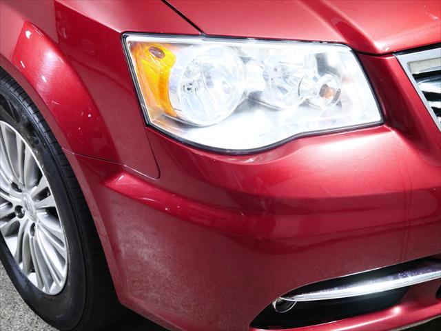 2014 Chrysler Town & Country Touring-L